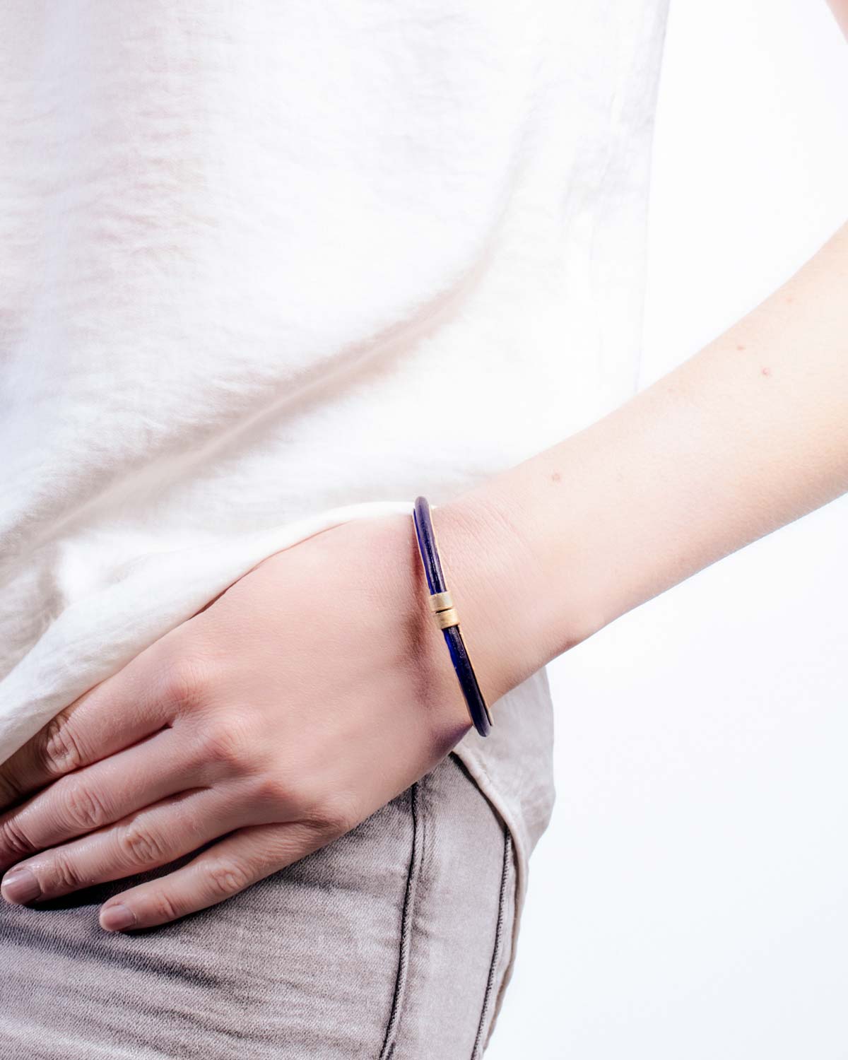 Bubble Magnetic Bangle - Cobalt