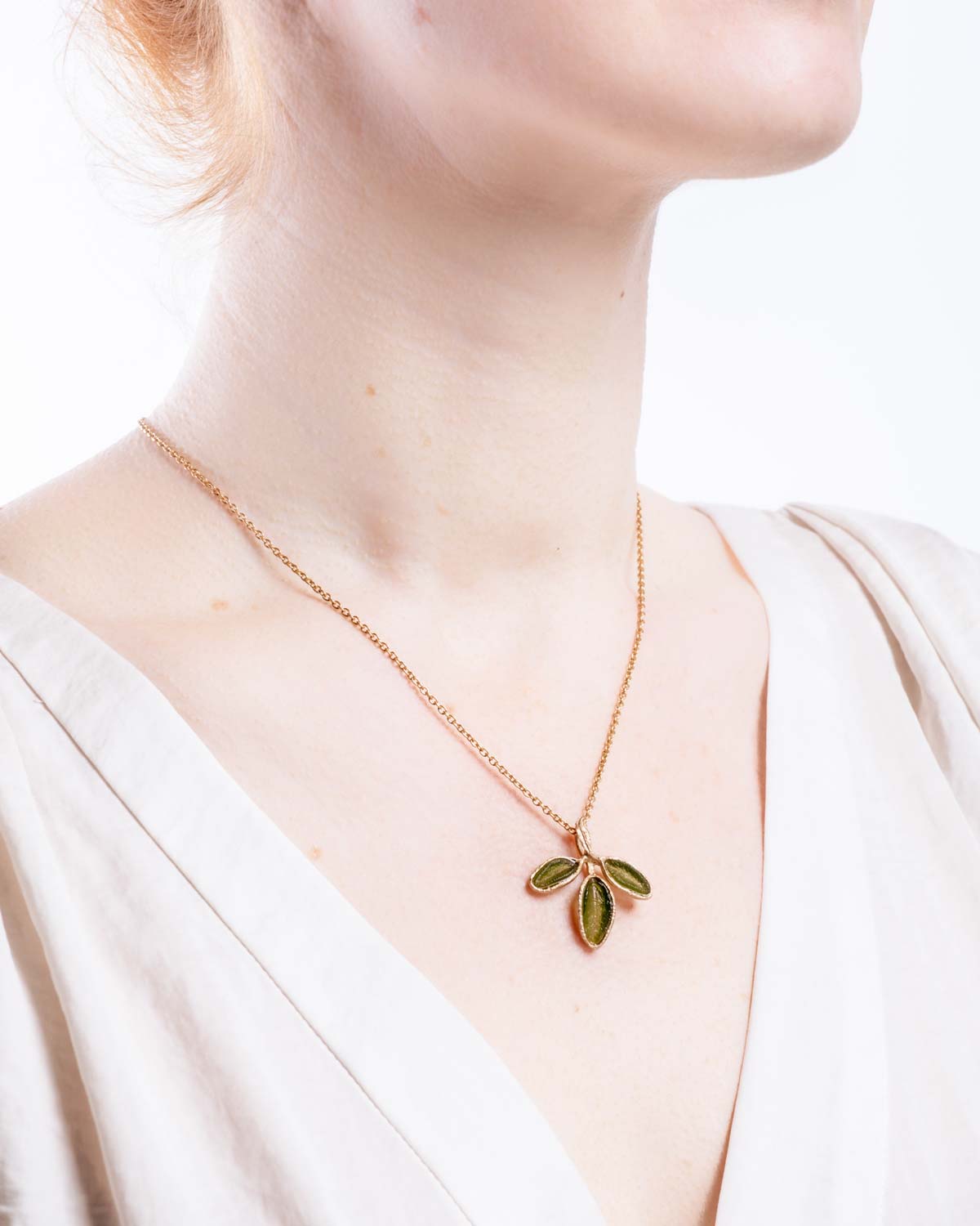 Sage 16" Adj. Dainty 3-Leaf Drop Pendant - Dark Green