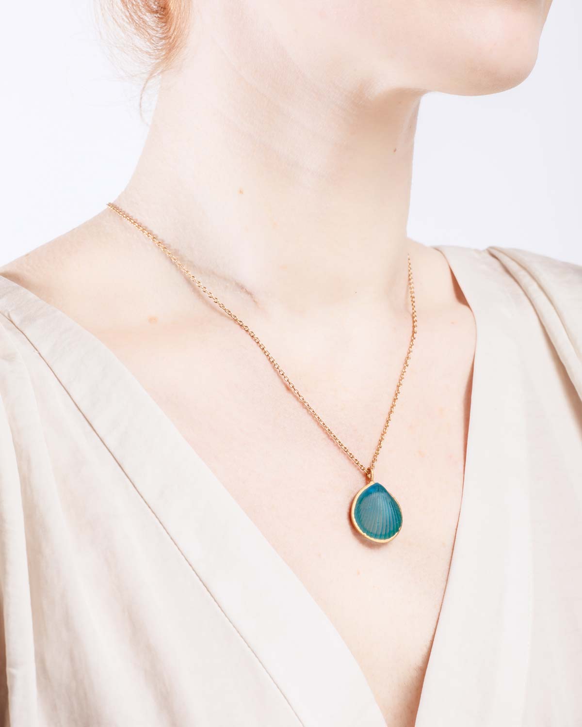 Under the Sea 16" Adj. Shell Pendant - Teal