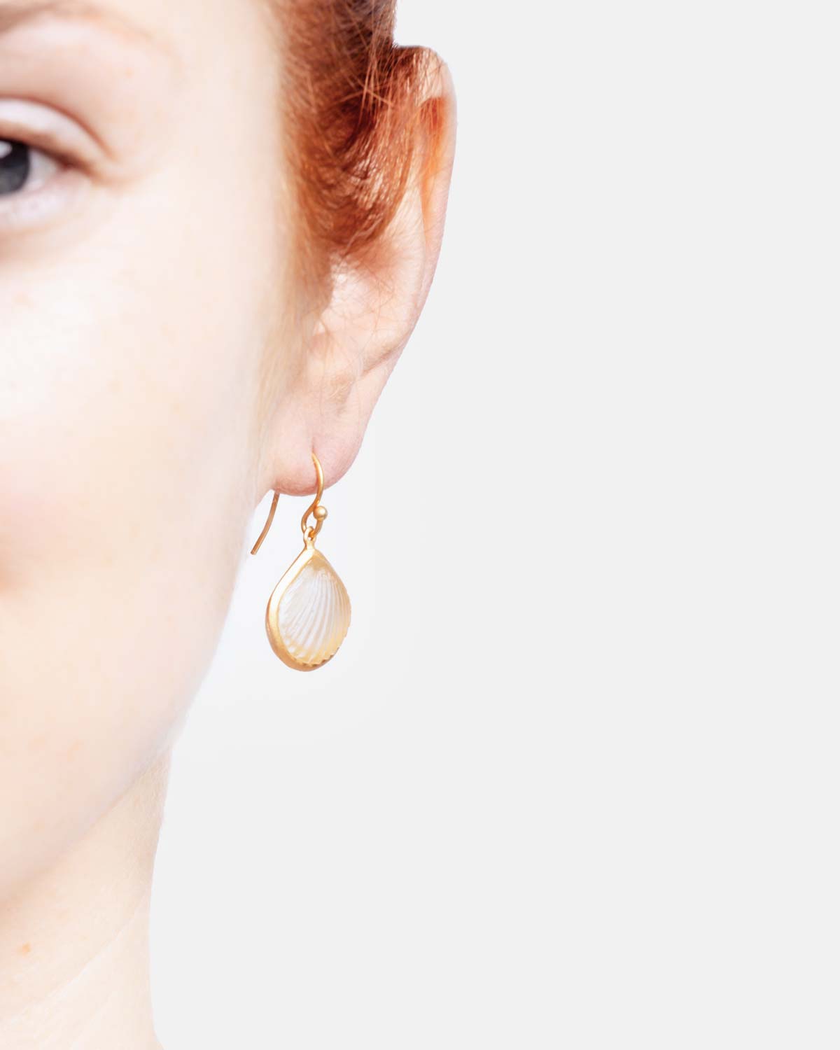 Under the Sea Shell Wire Earrings - Frosted Clear