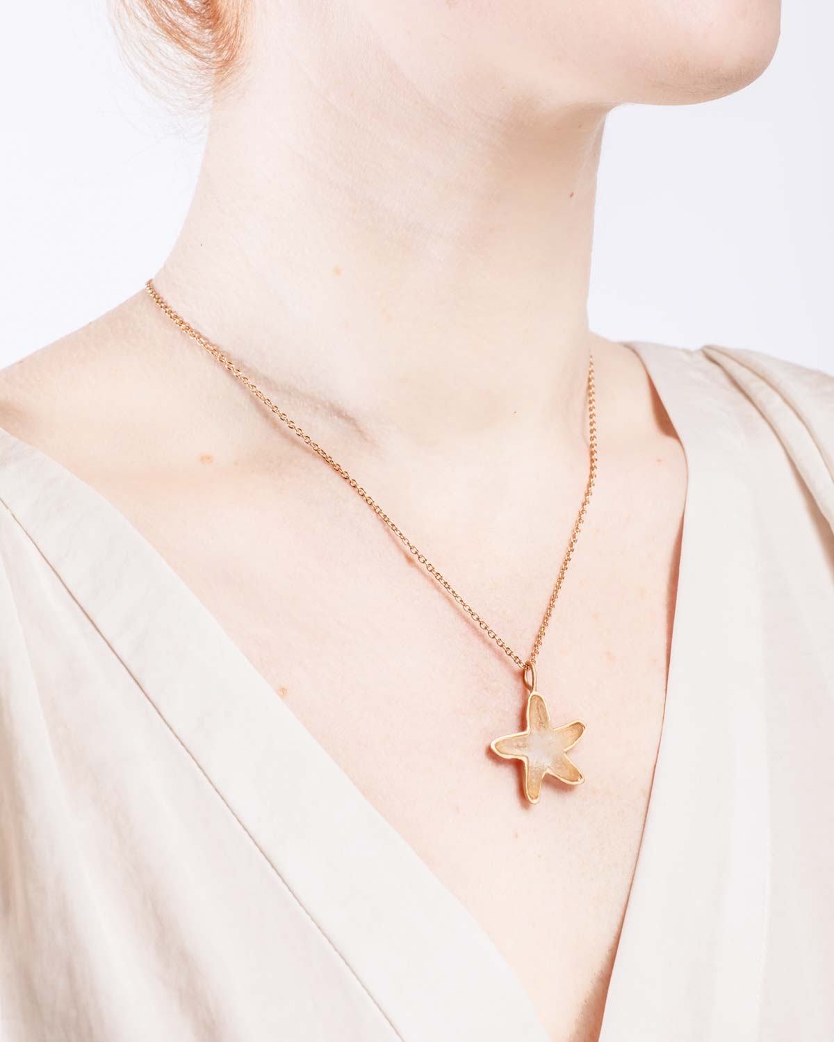 Under the Sea 16" Adj. Starfish Pendant - Frosted Clear